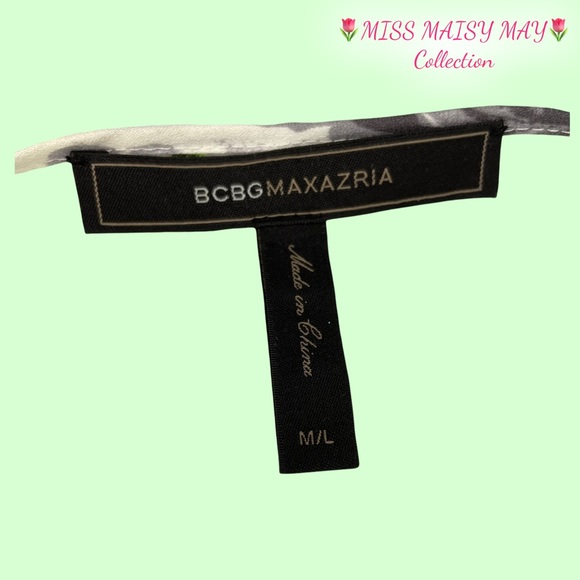 BCBG, Gorgeous flowy top with impeccably flirty lines and forgiveness, Size M/L - Picture 8 of 12